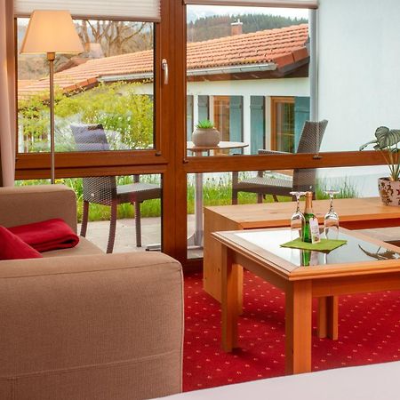 Landhotel Gockelwirt ไอเซนแบร์ก ภายนอก รูปภาพ