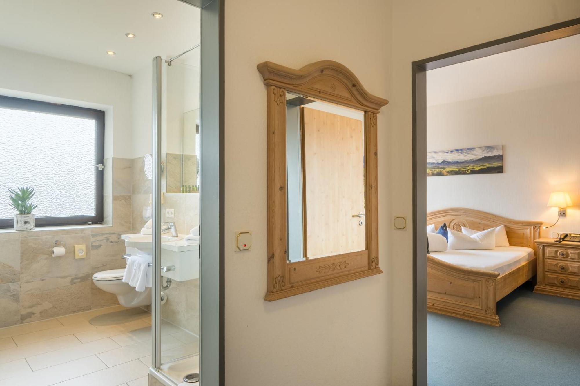 Landhotel Gockelwirt ไอเซนแบร์ก ภายนอก รูปภาพ