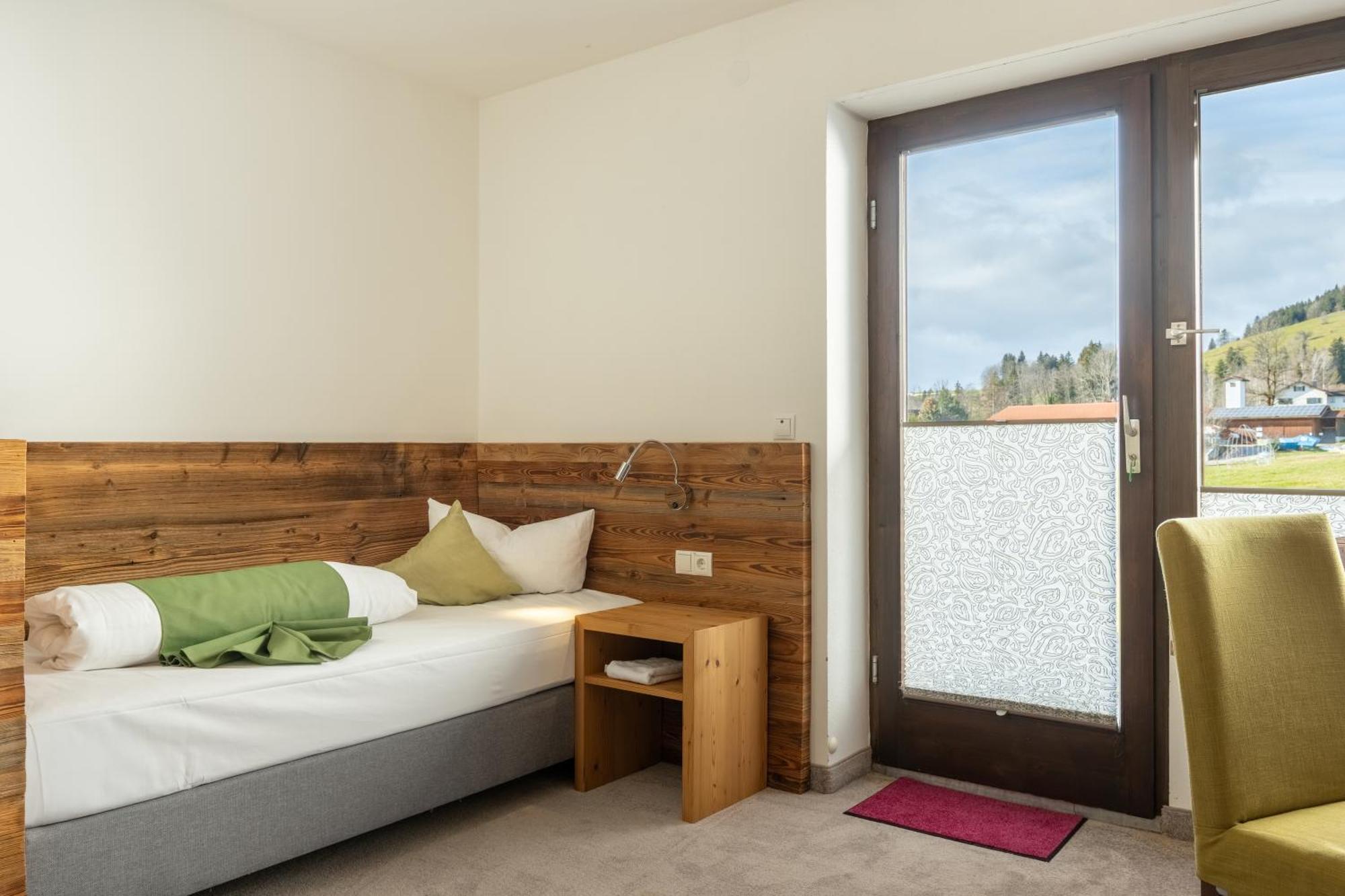 Landhotel Gockelwirt ไอเซนแบร์ก ภายนอก รูปภาพ